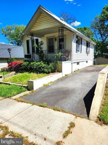 313 Lowell Ave, Gloucester NJ  08031-2233 exterior