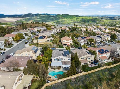 27836 Mariposa Ln, Santa Clarita CA  91384-4114 exterior
