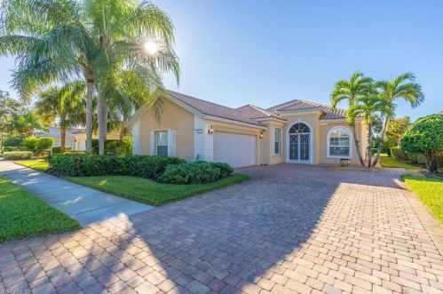 7558 Garibaldi Ct, Naples, FL 34114-2640