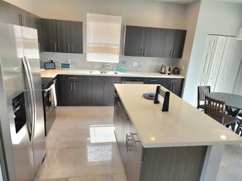 2210 145th Ave, Hollywood FL  33028-2866 exterior