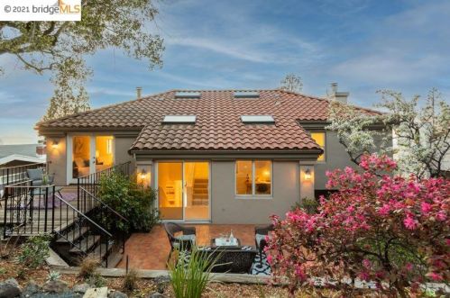 5525 Balboa Dr, Oakland CA 94611-2313 exterior