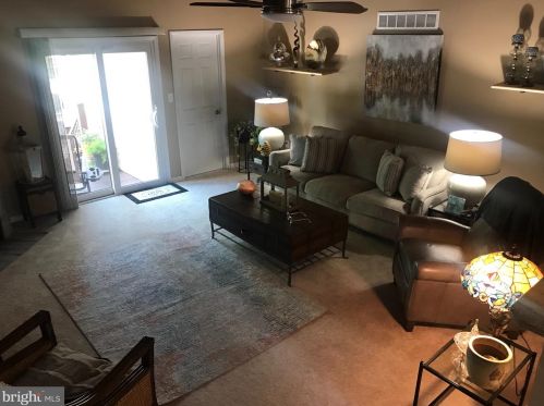 22 Chatham Ct, Dover DE  19901-3909 exterior