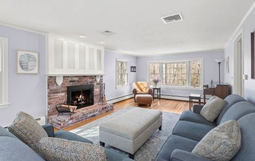 27 Sheffield Rd, Boxford MA  01921-1905 exterior