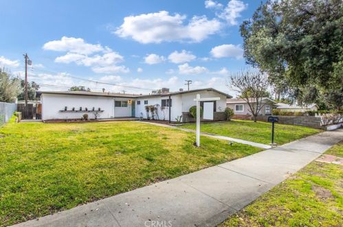 1440 Colton Ave, Redlands CA  92374-3825 exterior