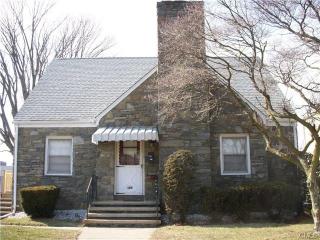 159 Bradley St, Bridgeport, CT 06610-2006