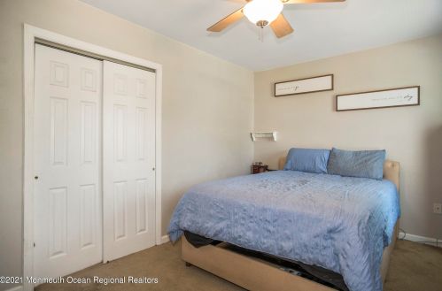 28 Bentley Ave, Trenton NJ  08619-3720 exterior