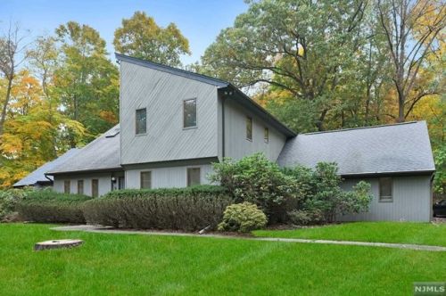 645 Juniper Pl, Franklin Lakes, NJ 07417-1738