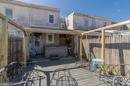 633 Division St, Gloucester NJ  08030-2335 exterior