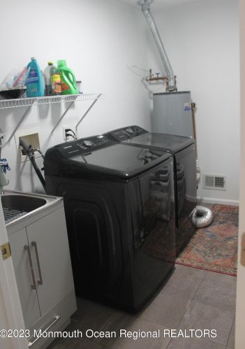 26 Rosewood Ct, Lakewood NJ  08701-5721 exterior