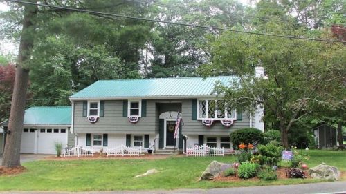 302 Shaw Ave, Abington, MA 02351-1626
