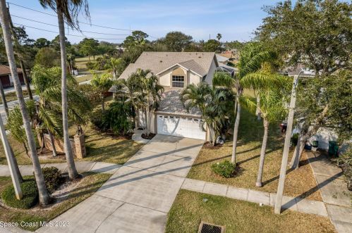 222 Summers Creek Dr, Merritt Island FL  32952-2684 exterior