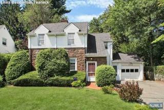 1372 River Rd, Teaneck, NJ 07666-2114