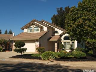 1580 Michele Way, Escalon, CA 95320-9572