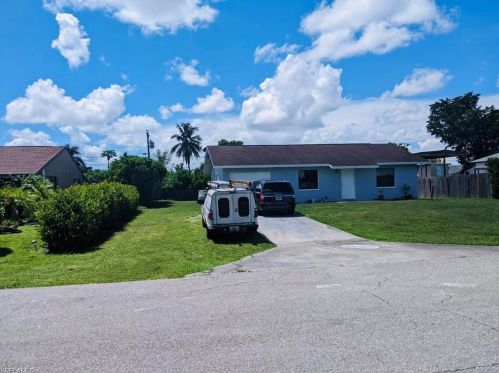 2101 52nd Ln, Naples, FL 34116-6831