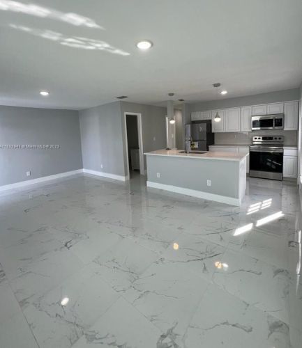 39 Hamlin Ct, Lehigh Acres FL  33936-7235 exterior