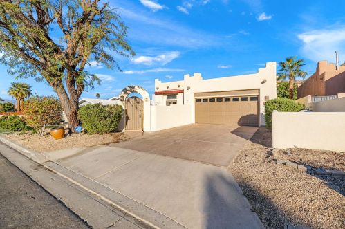 54450 Avenida Alvarado, La Quinta CA  92253-3690 exterior