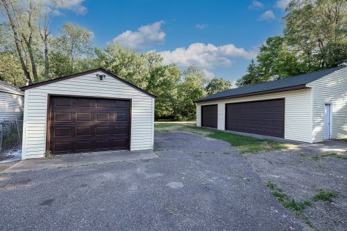 416 105th Ln, Minneapolis, MN 55448-4911