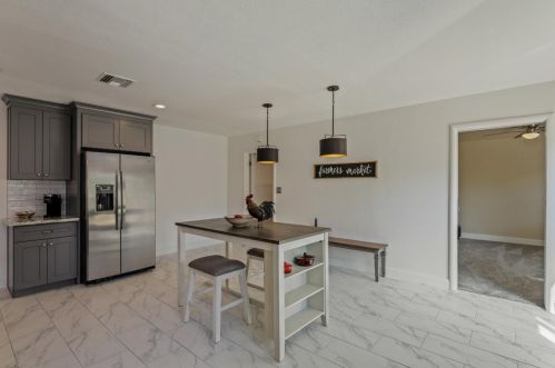 1308 Highland Dr, Modesto CA  95354-1548 exterior