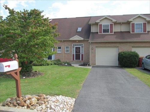 2555 Upper Way, Easton, PA 18040-8727