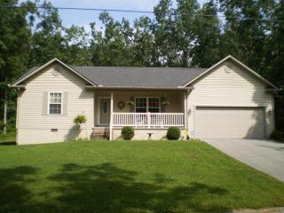 2035 Iowa Dr, Crossville, TN 38572-6611