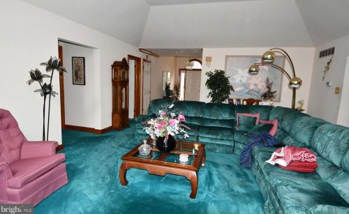 988 Lansdale Ave, Lansdale PA 19446-1621 exterior