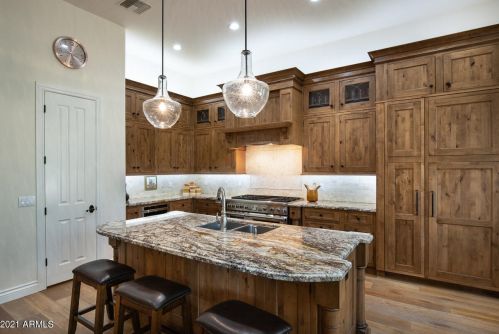7437 Mclellan Ln, Scottsdale, AZ 85250-4641