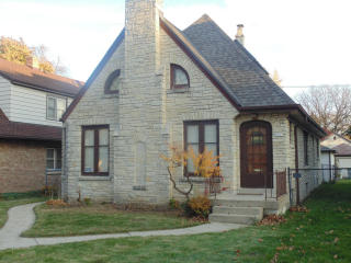 5607 Brooklyn Pl, Milwaukee, WI 53216-3138