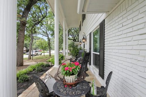 7721 Terry Dr, Fort Worth, TX 76180-6219