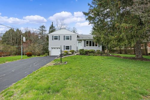 2495 Bound Brook Ln, Yorktown Hgts, NY 10598-3542