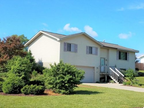 432 Kim St, Rio, WI 53960-9101