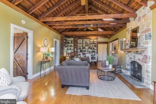 23 Dunminning Rd, Newtown Square PA  19073-1801 exterior