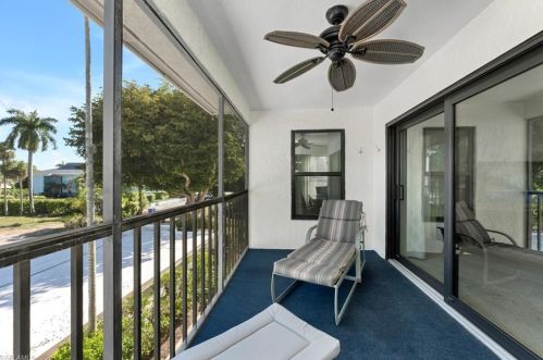 830 10th Ave, Naples FL  34120-5066 exterior