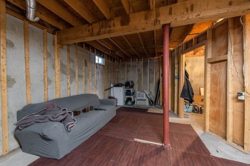 132 Old Mill Pond Rd, Henniker NH  03242-3152 exterior