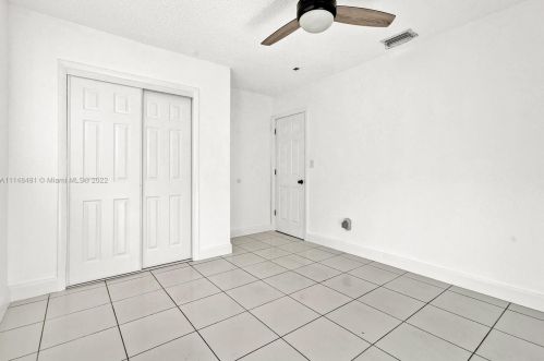 1035 36 Pl, Hialeah FL 33012-4929 exterior