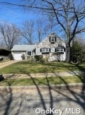 14 Whitney Dr, Amityville, NY 11701-3319