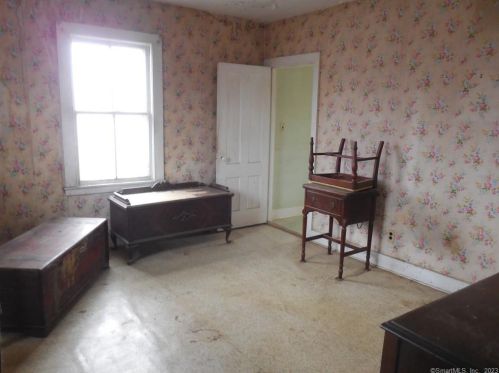 749 Main St, Meriden CT  06451-4936 exterior