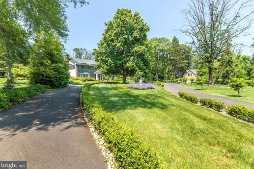 1087 Mount Eyre Rd, Washington Crossing, PA 18977-1502