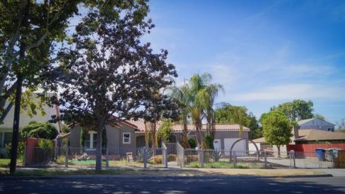 835 Mayor Ave, Fresno CA  93706-3128 exterior