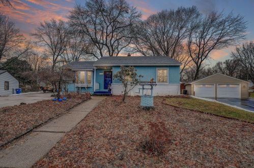 1763 Barclay St, Saint Paul, MN 55109-4504