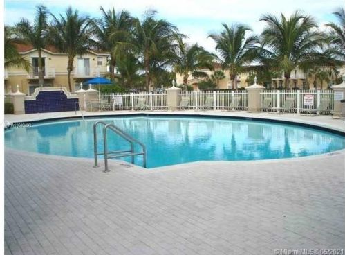 12821 32nd St, Hollywood FL  33027-5338 exterior