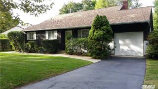 6 Royal Ln, Northport, NY 11768-3329