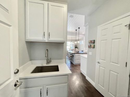 936 Rosemary St, Denver CO 80231-4185 exterior