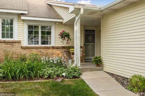 534 Deer Ridge Ln, Saint Paul, MN 55119-6739