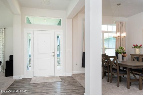 1550 Eastlake Ln, Sebastian, FL 32958-6582