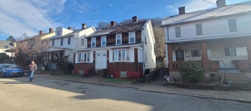 13 Erie Ave, Glassport PA  15045-1308 exterior