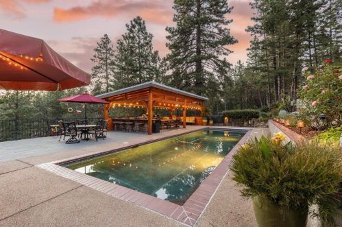 12770 Friar Tuck Rd, Grass Valley, CA 95949-8745