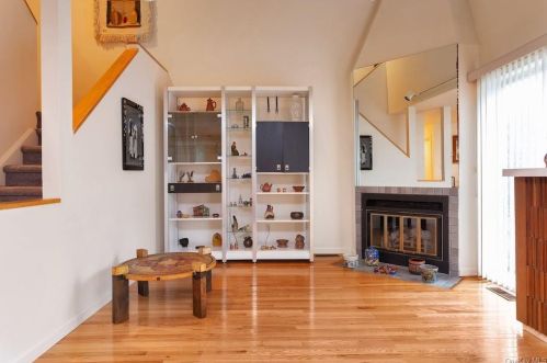 45 Spg Pond Dr, Crotonville NY  10562-2034 exterior