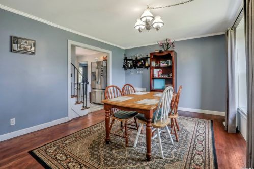 312 37th St, North Lindenhurst, NY 11757-2607