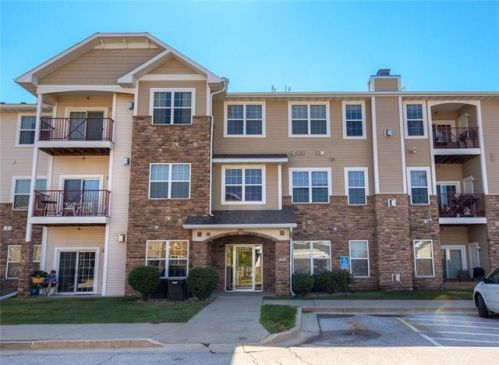1333 University Ave, Waukee, IA 50263-8588