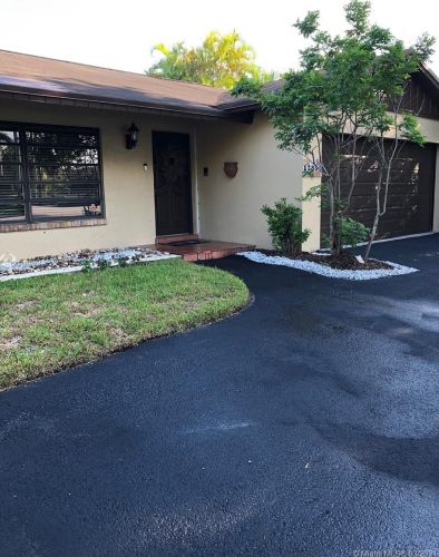 13800 104th Ter, Miami, FL 33186-3113